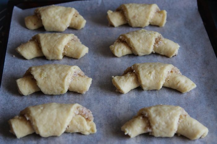 Ореховые рогалики из картофельного теста