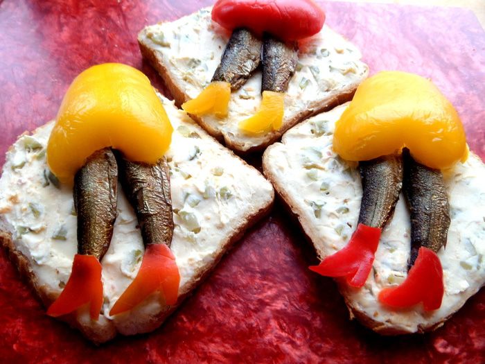 Рыбные &amp;quot;ножки&amp;quot; под юбочкой из перцев