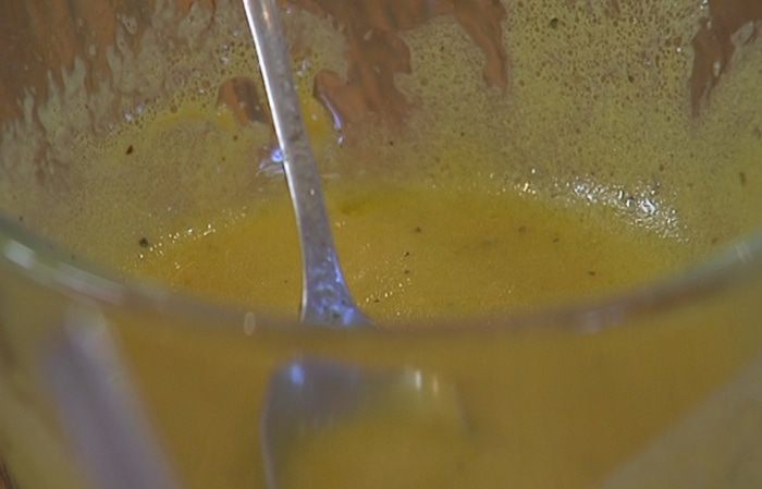 Груши, начиненные творогом и каперсами 