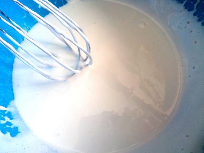 Творожный рулет с безейной прослойкой