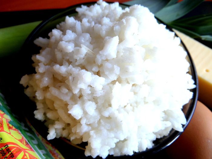 Куриный суп с рисово-сырными клецками