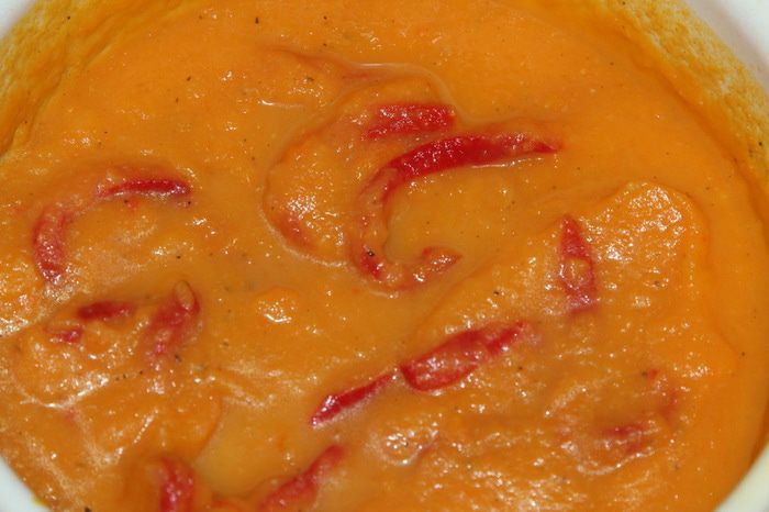 Суп-пюре из запеченной тыквы с перцами