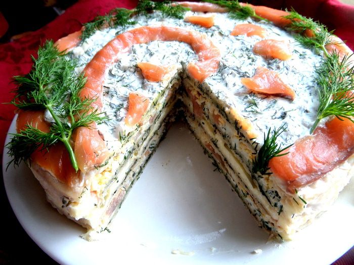 Торт из лосося с прослойкой из хачапури