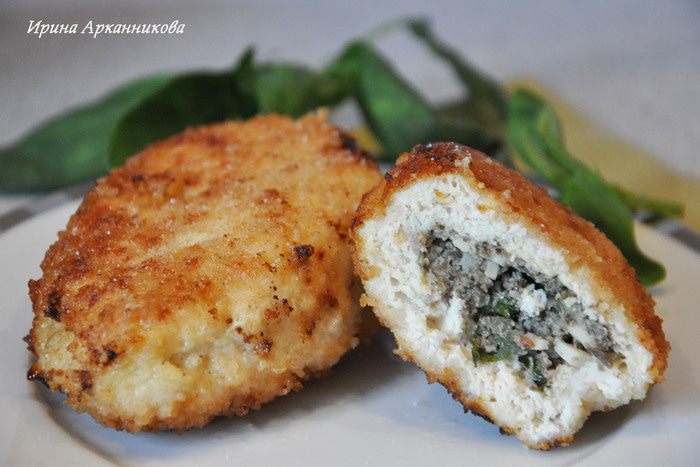 Куриные зразы с грибами и базиликом