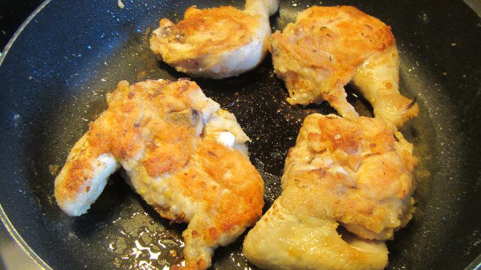 Курица с просекко и луком-шалот