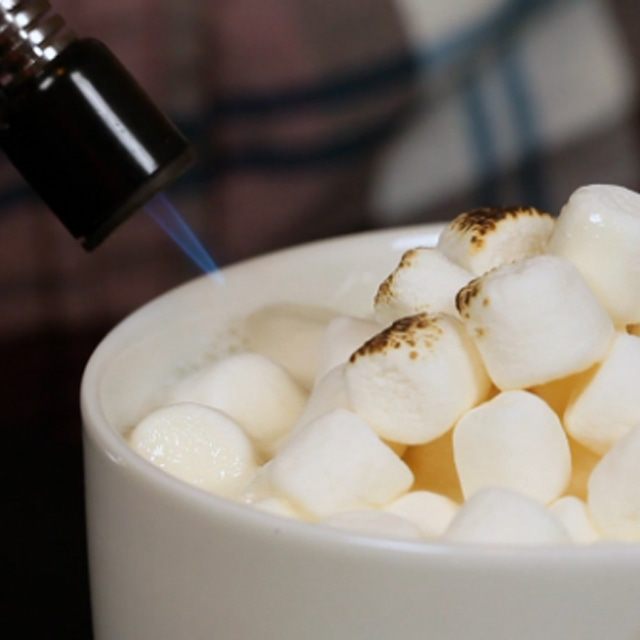 Горячий белый шоколад