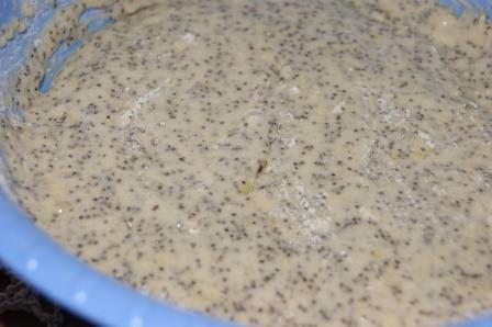 Маковый торт с творожно-лимонным кремом