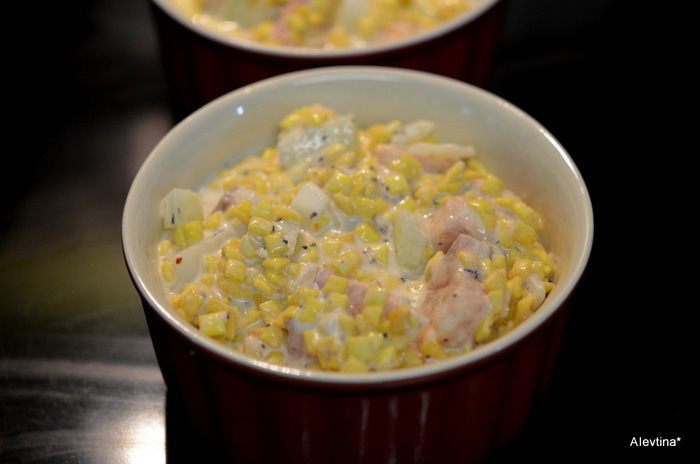 Семга в горшочках