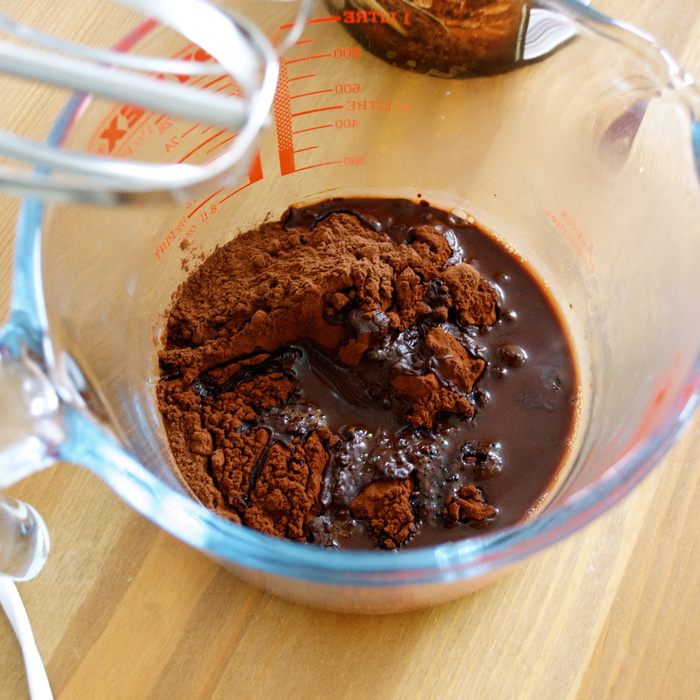 Шоколадные капкейки со вкусом чая Эрл Грей и соленой карамелью