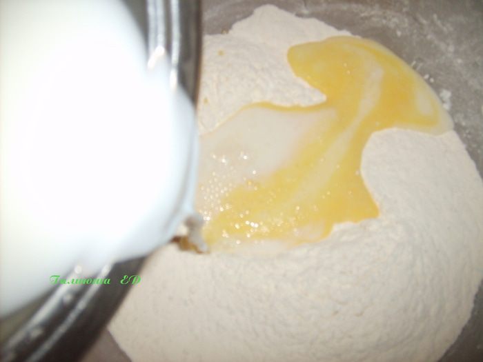 Хлебушек с изюмом, орехами и корицей