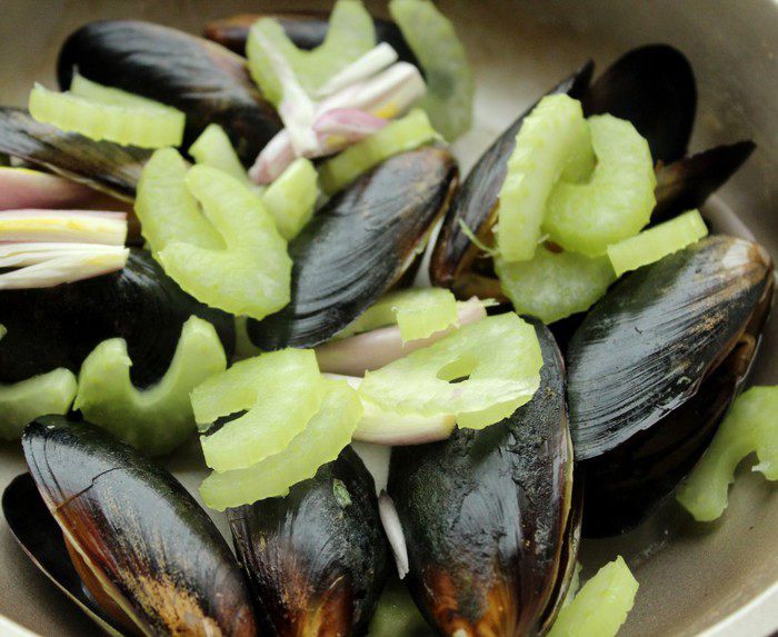 Мидии в пивном соусе