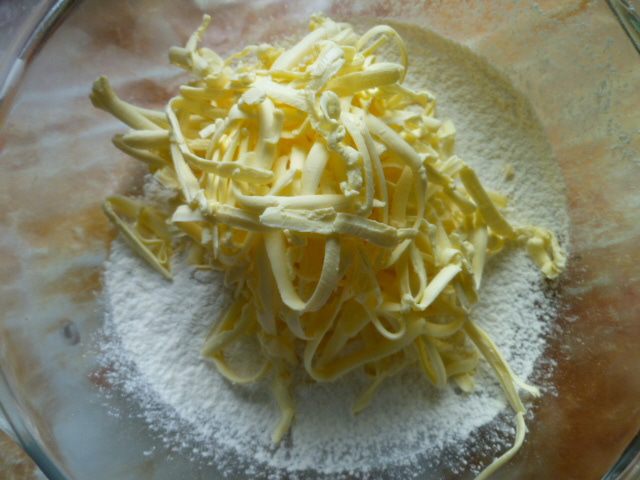 Мясной пирог со шпинатом