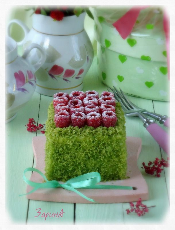 Пирожное Шпинат-малина