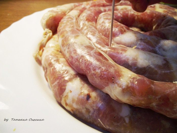 Домашняя свиная колбаска со специями