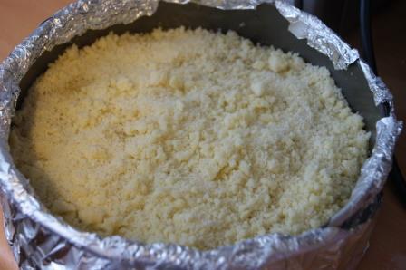 Творожный пирог с маком и карамелизированным бананом