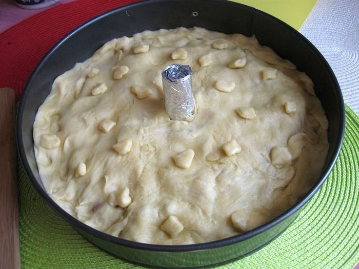  Пирог из нежной курочки с луком и сидром