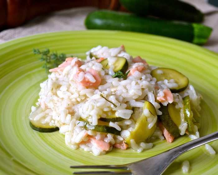Ризотто с цукини и слабосоленым лососем