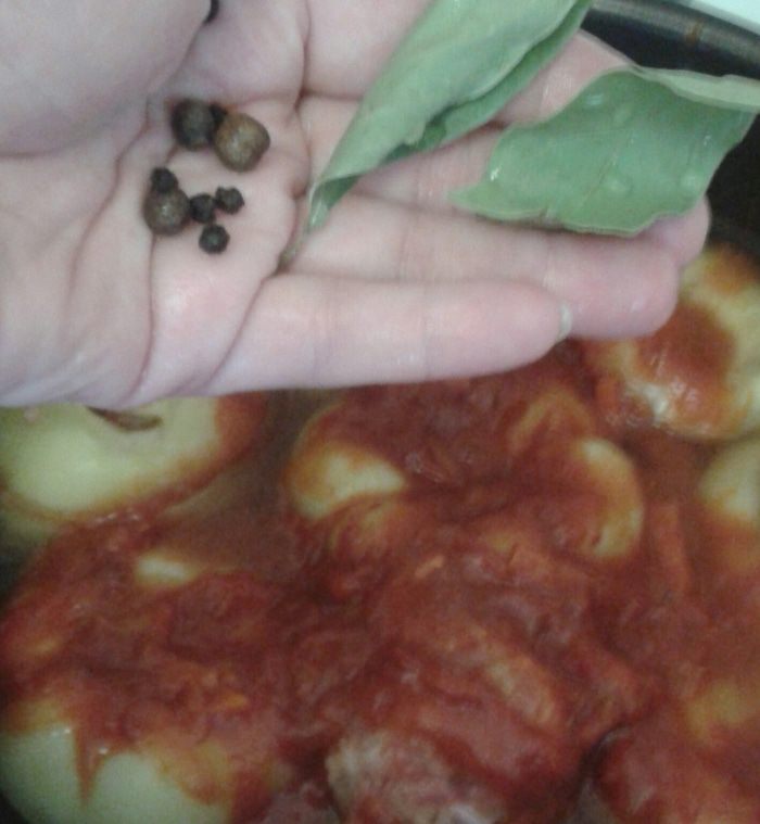 Перец, фаршированный мясом и рисом