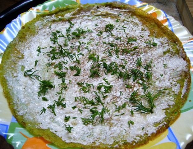 Канапе из блинчиков с сосисками и помидорками черри