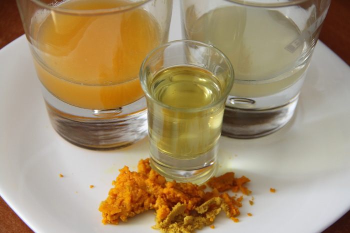 Миндальный тарт с черной смородиной