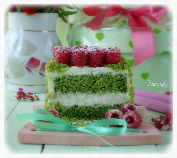 Пирожное Шпинат-малина