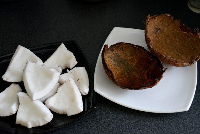 Фруктовый салат с кокосовым соусом