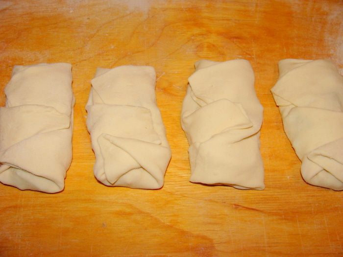 Теплый салат в &amp;quot;пеленках&amp;quot; из слоеного теста.