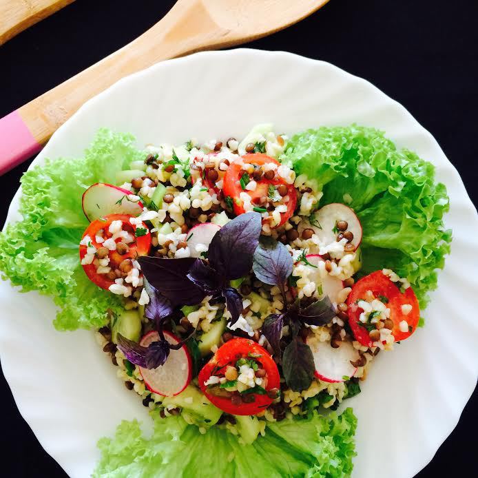 Изображение к рецепту Овощной салат с булгуром и чечевицей