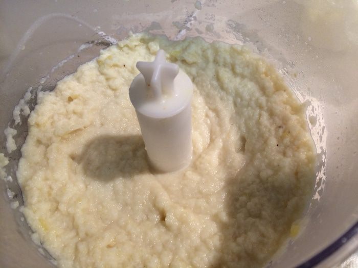 Крем-суп из цветной капусты с голубым сыром