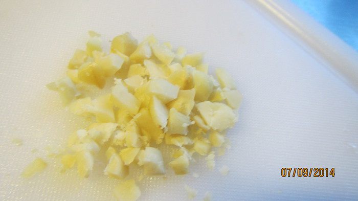 Салат из коричневого риса с шампиньонами и чечевицей