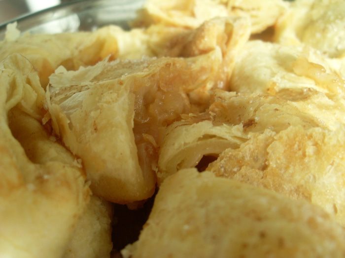 Слоеное печенье с яблочной начинкой