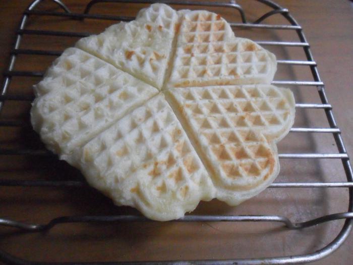Сметанные вафли с сыром