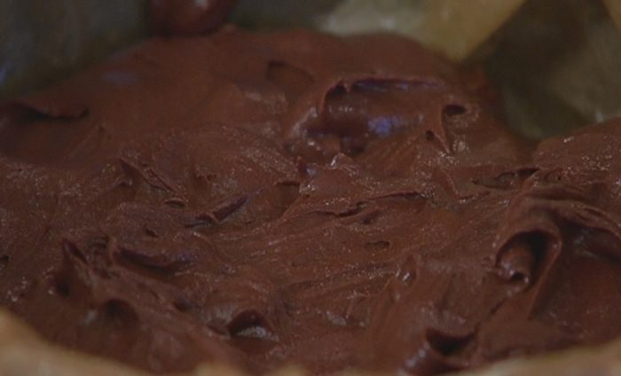 Шоколадный пирог с миндальными хлопьями