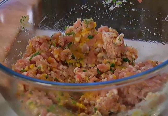 Картофельные мини-сэндвичи с котлеткой из ягнятины 