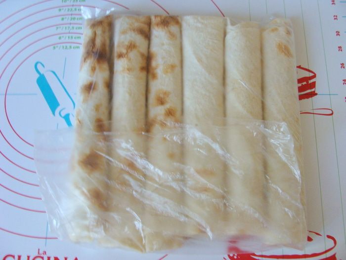 Трубочки из лаваша с начинкой