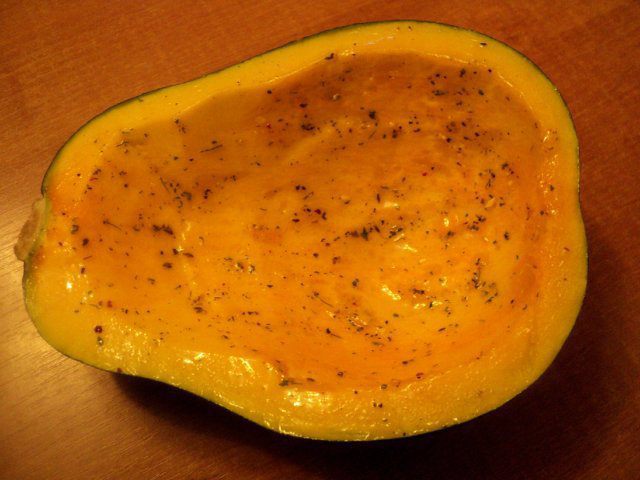 Курица, запеченная в тыкве