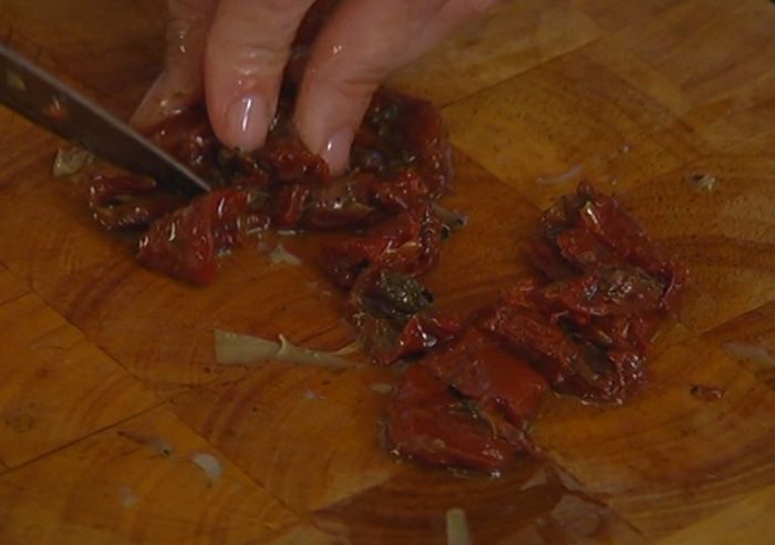 Средиземноморский салат с фасолью и артишоками 