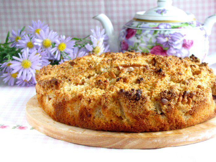 Миндальный пирог с персиками и штрейзелем