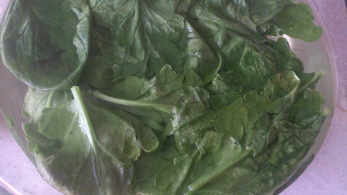 Куриный суп с цветными клецками