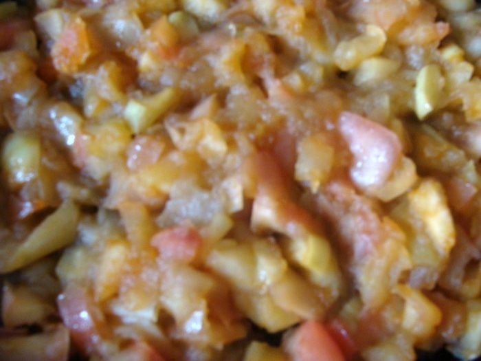 Медовый пирог с карамелизированными яблоками и корицей