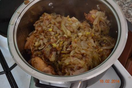 Курица в кисло-сладком луковом соусе