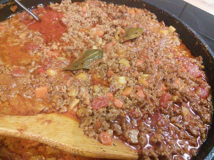 Пирог из ригатони с соусом болоньезе 
