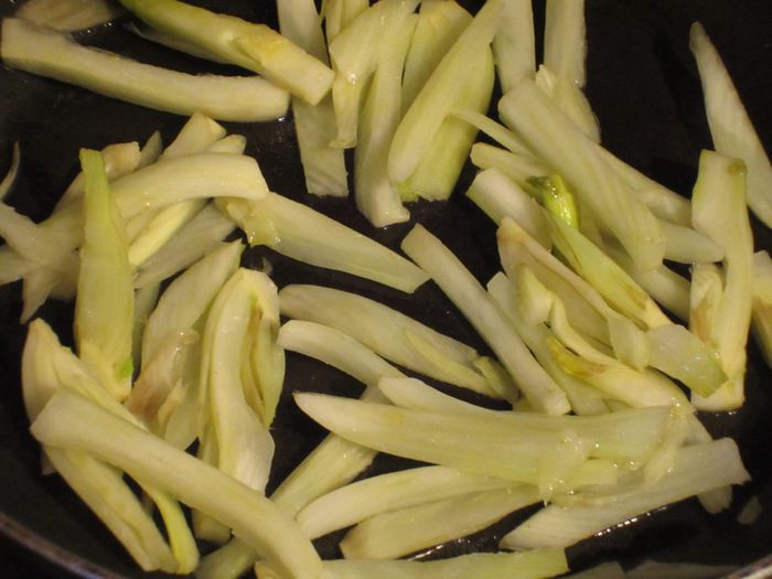 Морской окунь с фенхелем