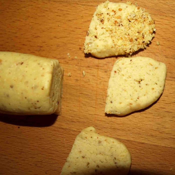 Сырное печенье с миндалем