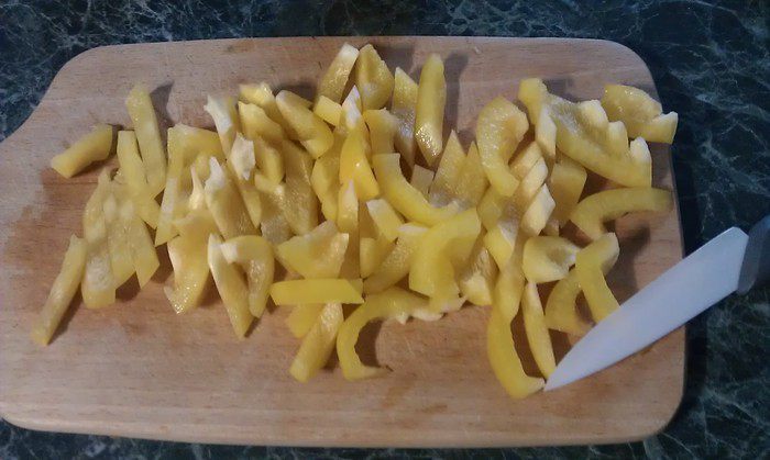 Паста со спаржей и молодым горошком