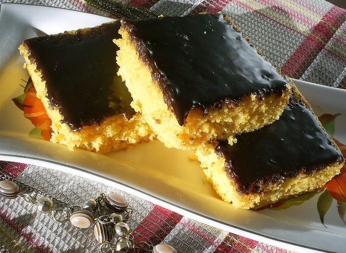 Морковный пирог в шоколадной глазури