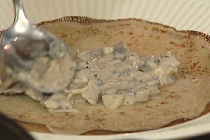 Блины с грибами и голубым сыром 
