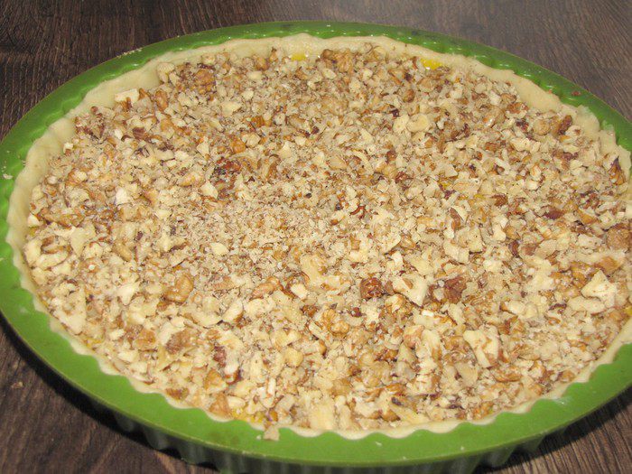 Пряный пирог с тыквой и орехами