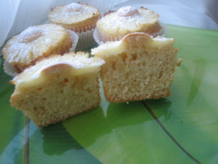 Бисквитно-миндально-ананасовые кексы