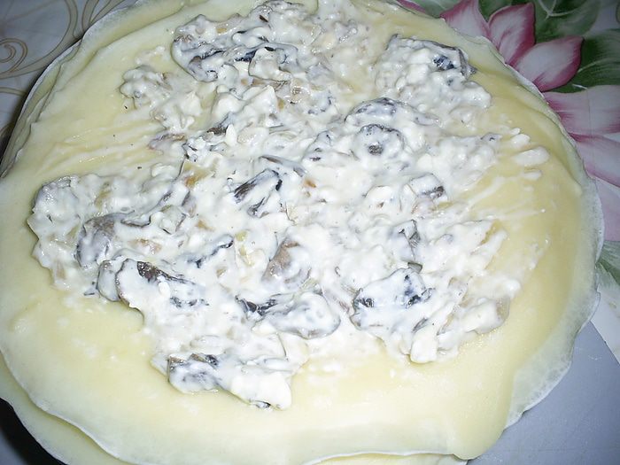 Запеченная блинная курочка с двумя начинками